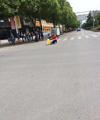 �蹫��·����·�ڣ��շ����ģ�����Ħ�г���