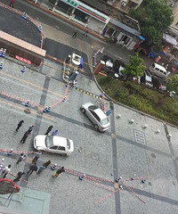 ��Ҳ��ײ��Ů��ʻԱ��