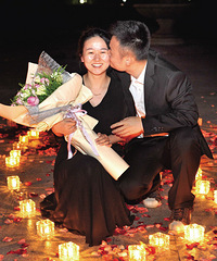 "男主角“包”下整栋楼 在万豪广场上演浪漫求婚~ "