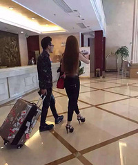 �Ծ������ˣ�ס���и۳����žƵ꣡