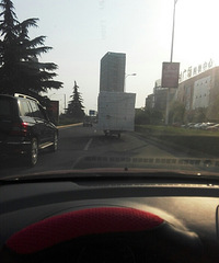 ��������°�ʱ������ɽ��·������һĻ��