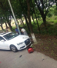 ����ף���߳�������ײ����û�ˣ��µϻ����³���