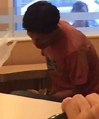 ��KFC����������ͬһ����̬�� һֱ�������Ǵ�ɻ�