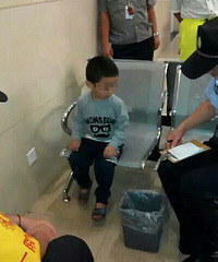 ���׽����� ����һ��ͯ�ɱ����ĸ�ĸ������ҽԺ