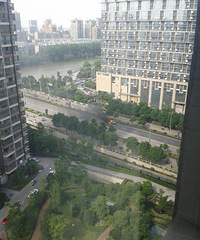 �ִ��㳡���г���ȼ��