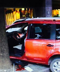 [����]Ů˾������ʱ��ͷײ���� ������Σ