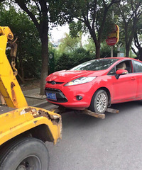 ������·�ϱ����븣����ײ�������������أ�