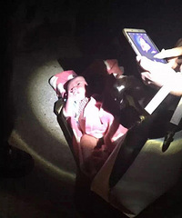 ����ĳС�������ſھ���һ����Ӥ ò�������������