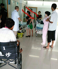 ����һ8Ѯ������¥ʱͻȻ�赹 ������Ч����