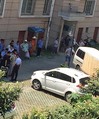 ͻ�����̺�Է25������6¥׹�䣬ͷ�ŵ��Խ�����