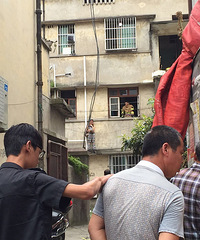 ���޽��輯��һС��Ϊ������¥�����ﻹ�ü��������Լ�����