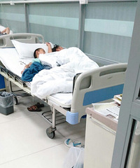 ����һС������Ӳ�� ��ҹ��4��ҽԺ