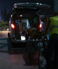 �������Ϻ�һ��ͷ�󴬴��׽��е纸��ҵʱ ͻȻ����ȼ��