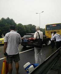 С�γ�׷β�������ĺ�� ��ʵ�ǲп�ģ�