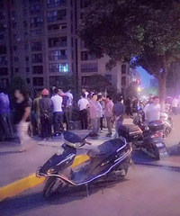 ����ʱ�֣�ͩ���������и����ĺ��ﾪ��һ����ʬ