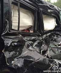 �������۹޳�����ײ����һ����ɫ����