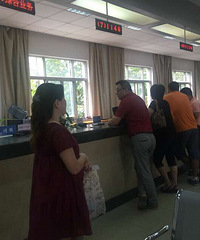 �����Ͷ��ַ���̨�Ĺ�����ԱΪ��Ҫ���ŷ���