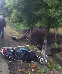 ƽ���������߷����ش󳵻� Ů���ֽŶ��ó���ĩ�ˡ���