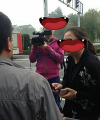 ͻ����һ�Ϻ����հ�ҳ���ʻ��է�ֶ������������·��ʱͻȻ��ȼ