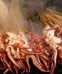 "路边很嫩很香的烤鱿鱼,居然浸泡过福尔马林!你还敢继续吃吗"