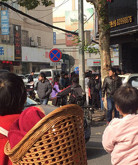 �ڼ�·�����г���������������ˣ����Ÿ�ϱ