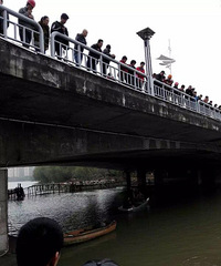 �����賿��ƽ��һ��17��С���ﲻ����ˮ��