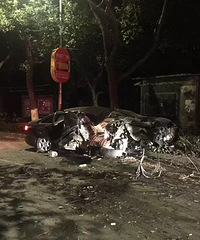 �µ�ײ��������� �����ʻ�Ҷ�û�ˣ�����ˤ����Ů����˵20����