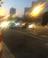 ����������ſڵ�ƿ����С�γ�ײ��