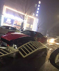 ����һ��300����ķ�����ײ����