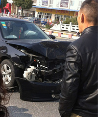 ������Ѫ����Ҳ�У�ͩ��������·һ������������ײ