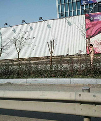 �����ں���շ�վ������Ȼһ������·���㱼��������ʲô���డ