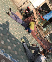 �����г�ĳ���¹ʣ���װʦ��ˤ���������ŵ�