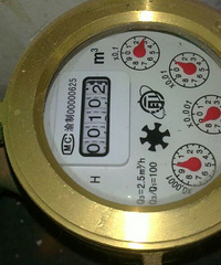 ��������ķ��ӣ����ں󷿶���Ȼ˵���궼û��ˮ��