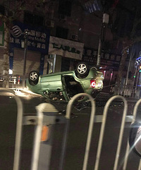 ����������·������·�������¹ʣ��ֳ���������Ϸһ��׳��