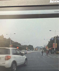 16�պ�17�����ϣ�ͬһ���ص㣬ͬһ��������ƣ�