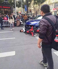 ��������·�ͺ���·����ڷ������� ��ɯ����ײ�˵�ƿ��