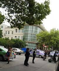 ͻ�������˳��⳵���˹ܴ�¥������չ���