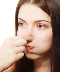 男友口腔有异味我纠结要不要说 不说我觉得恶心