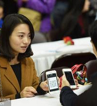 相亲好傻又不靠谱 我觉得两个人谈的来就继续