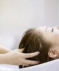 ���Ѿ�����5��ûϴͷ ��������ָ������ȥ��ͷ��