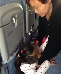 �ɻ���Ů�������̵��ڰǵ����ӡ����׸���˭