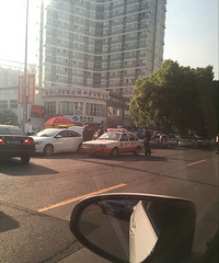 �������������ר���ӿͱ��˹���ͣ ��δ�ר���ķ�ʽ��������ͬ