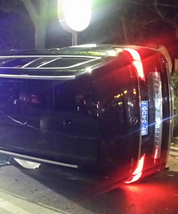 �������࣡����һ������SUV�෭����·�� ���Ҷ�������