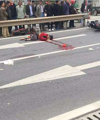 ���磡����һ��ƿ��Ů˾���ᴩ��· ������ֱ��ײ������