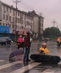 ����ͷ���ϡ�ͬ�ǵ�ƿ��������̫��