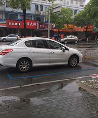 �úõİѳ�ͣ�����ͣ��λ�� �Ҿ��⵽���ڵ�������в