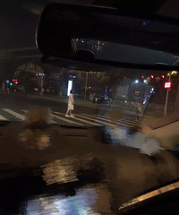 ������ҹ����һ��һŮ ���ڰ������ϸ������£�ͼ����