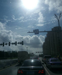 ����͸����