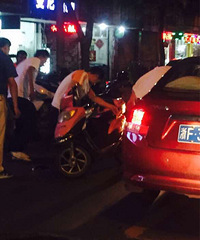 ��������������С�γ���ƿ�������β� ��ʻԱ��������