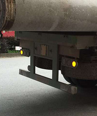 ���Ͽ��������Ͻ�·��������ͥ��ˮ��׮�ģ�